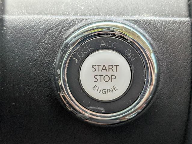 Photo of 2019 Liquid Platinum INFINITI QX80