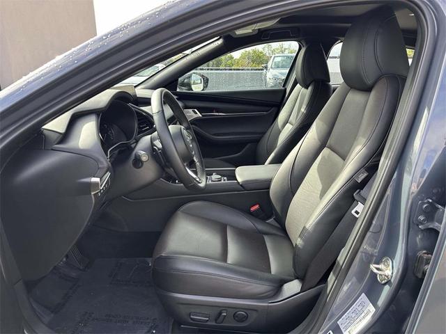 Photo of 2025 Gray Metallic Mazda Mazda3