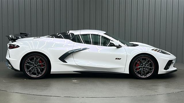 Photo of 2023 White Pearl Metallic Tricoat Chevrolet Corvette