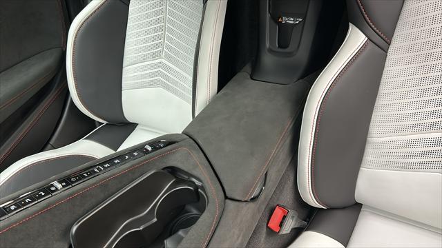 Photo of 2023 White Pearl Metallic Tricoat Chevrolet Corvette