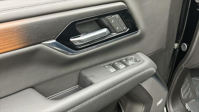 Photo of 2025 Onyx Black GMC Yukon XL