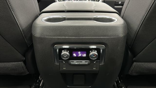 Photo of 2025 Onyx Black GMC Yukon XL