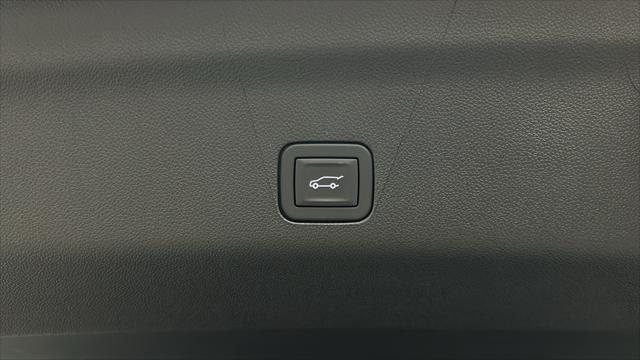 Photo of 2025 Onyx Black GMC Yukon XL