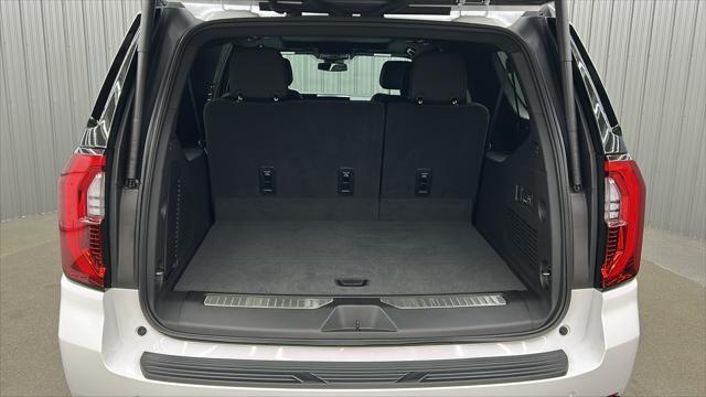 Photo of 2025 Summit White GMC Yukon XL