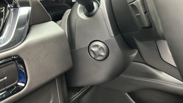 Photo of 2025 Summit White GMC Yukon XL