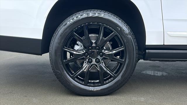 Photo of 2025 Summit White GMC Yukon XL