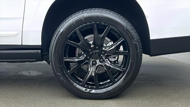 Photo of 2025 Summit White GMC Yukon XL