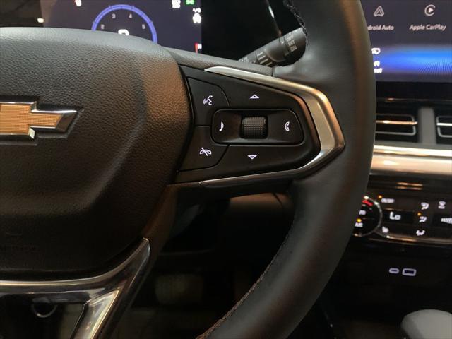 Photo of 2024 Summit White Chevrolet Trax