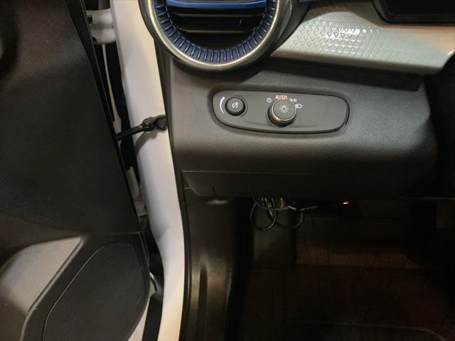 Photo of 2024 Summit White Chevrolet Trax