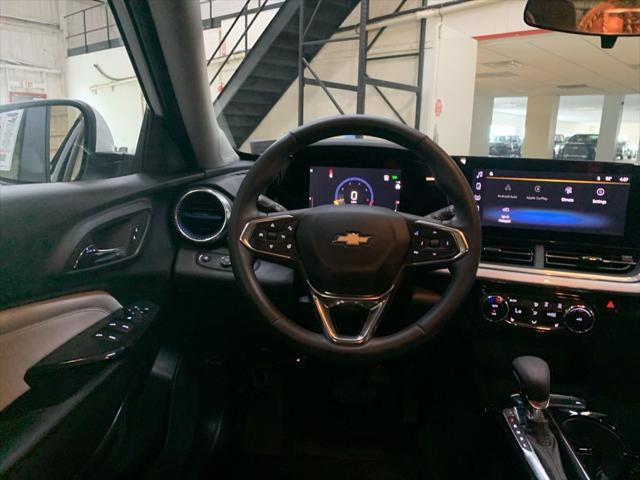 Photo of 2024 Summit White Chevrolet Trax