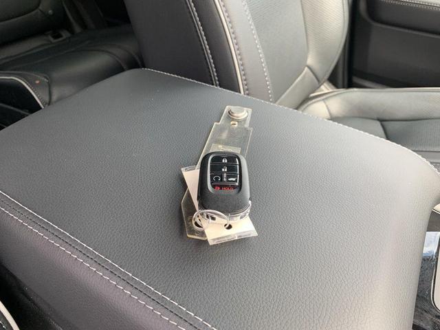 Photo of 2025 Diffused Sky Pearl Honda Pilot
