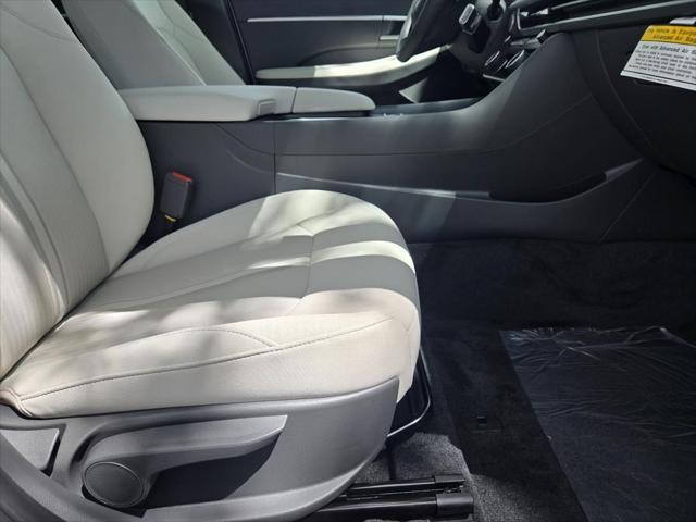 Photo of 2025 Abyss Black Hyundai SONATA