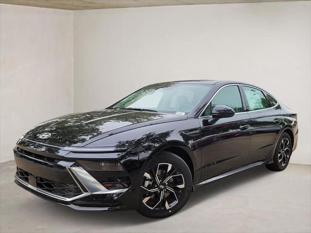 Photo of 2025 Abyss Black Hyundai SONATA