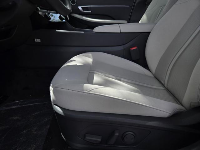 Photo of 2025 Abyss Black Hyundai SONATA