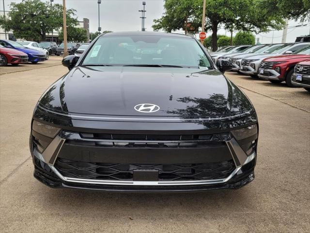Photo of 2025 Abyss Black Hyundai SONATA