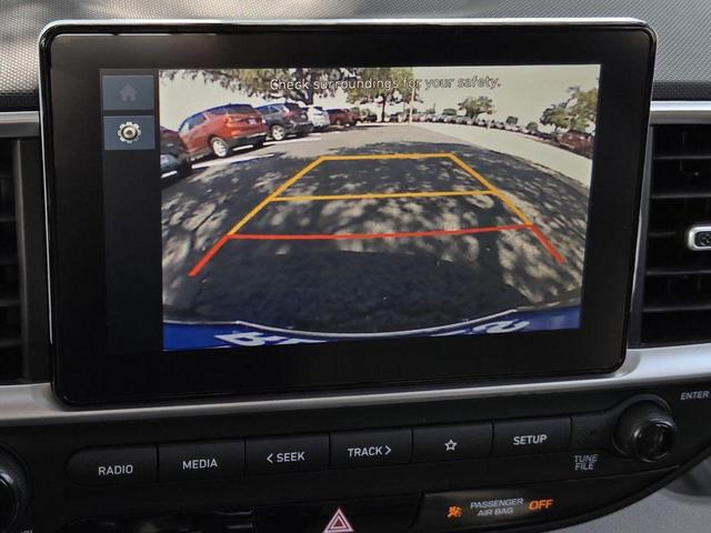 Photo of 2025 Lunar White Hyundai VENUE