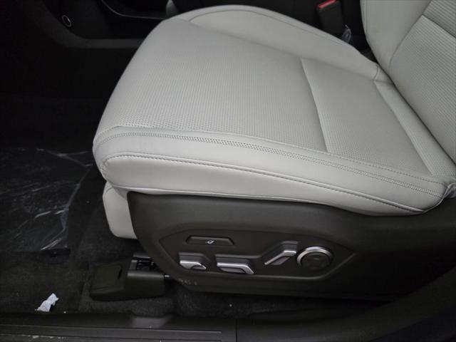 Photo of 2025 Serenity White Hyundai SANTA FE HEV