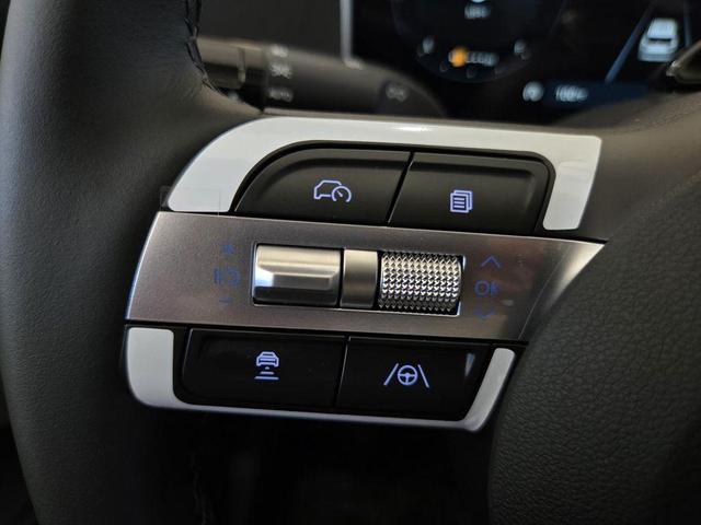 Photo of 2025 White Pearl Hyundai TUCSON