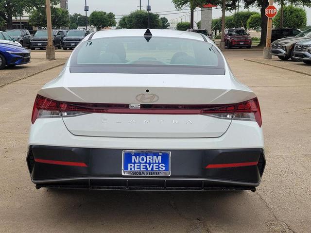 Photo of 2025 Serenity White Hyundai ELANTRA