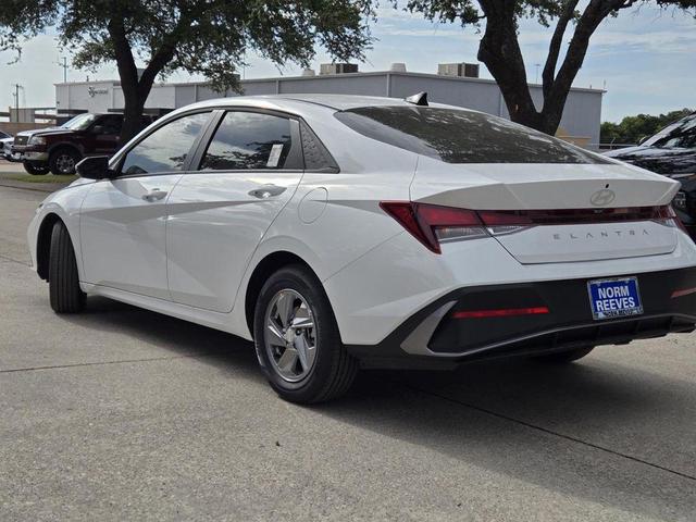 Photo of 2025 Serenity White Hyundai ELANTRA