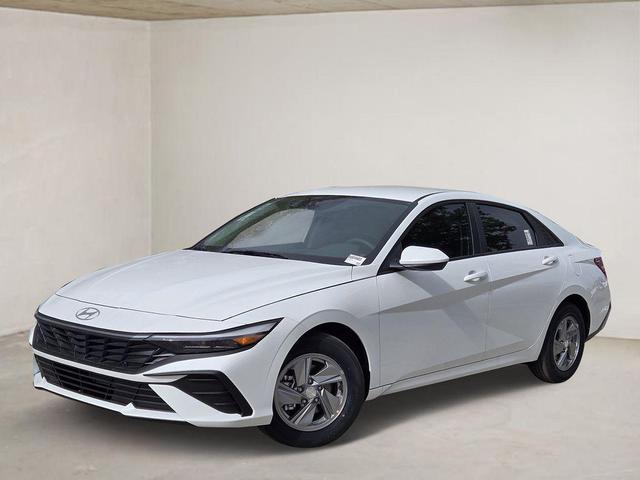 Photo of 2025 Serenity White Hyundai ELANTRA