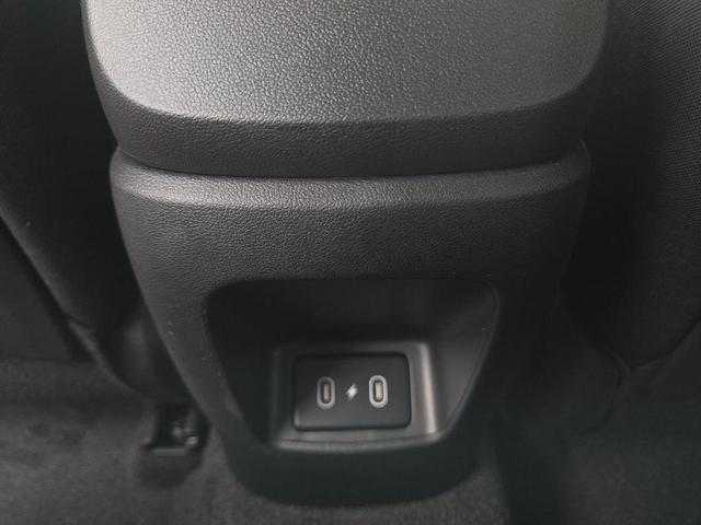 Photo of 2025 Serenity White Hyundai ELANTRA