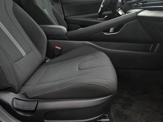 Photo of 2025 Serenity White Hyundai ELANTRA