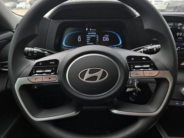 Photo of 2025 Serenity White Hyundai ELANTRA