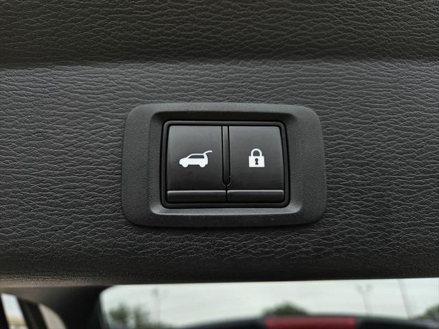 Photo of 2023 White Diamond Mitsubishi Outlander