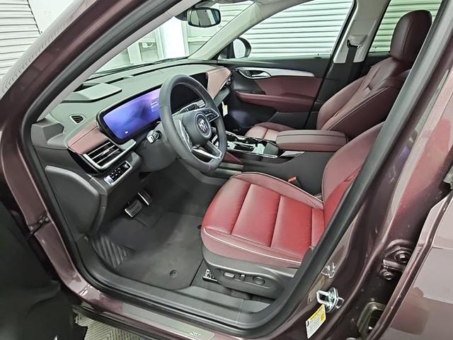 Photo of 2025 Smokey Amethyst Metallic Buick Envision