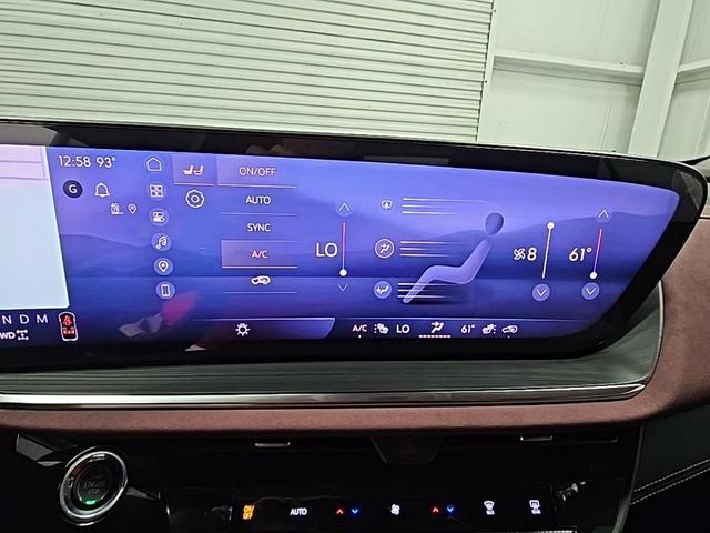 Photo of 2025 Smokey Amethyst Metallic Buick Envision