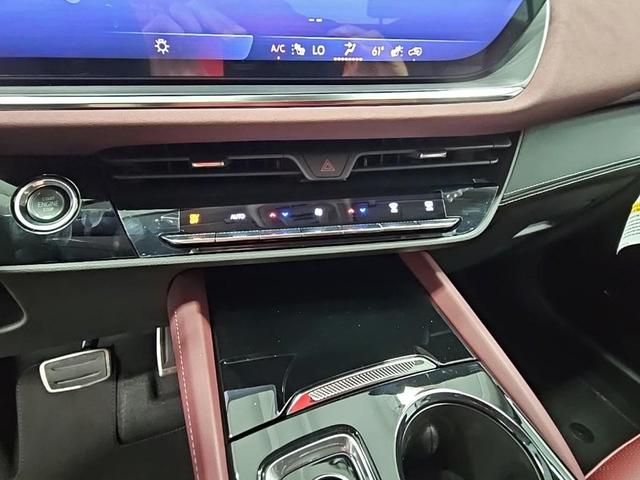Photo of 2025 Smokey Amethyst Metallic Buick Envision