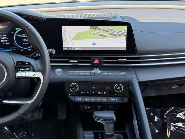 Photo of 2025 Abyss Black Hyundai ELANTRA