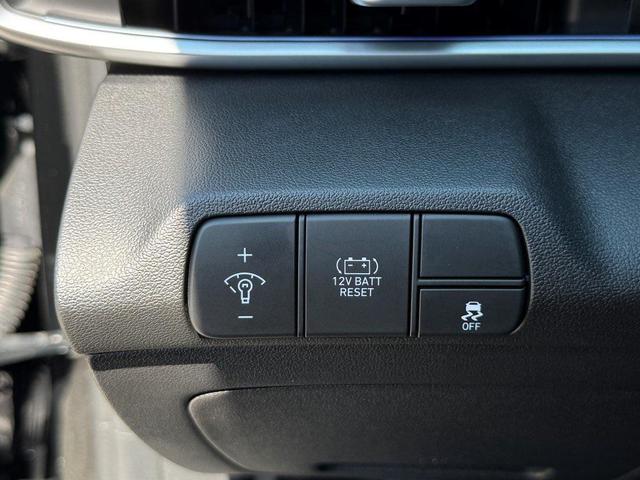 Photo of 2025 Abyss Black Hyundai ELANTRA
