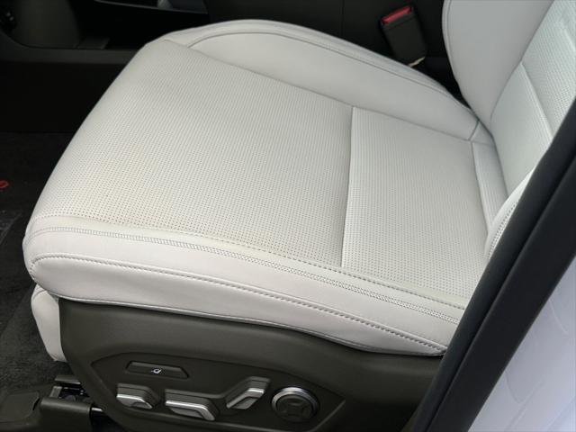 Photo of 2025 Serenity White Hyundai SANTA FE HEV