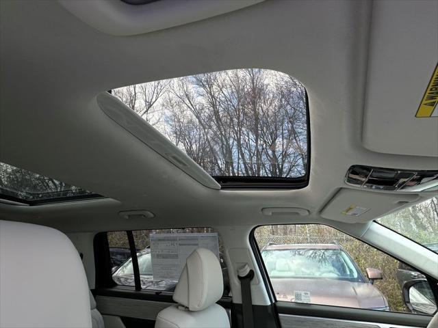 Photo of 2025 Serenity White Hyundai SANTA FE HEV