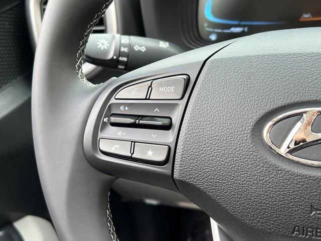Photo of 2025 Onyx Black Hyundai VENUE