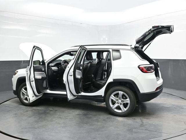 Photo of 2023 Bright White Clearcoat Jeep Compass