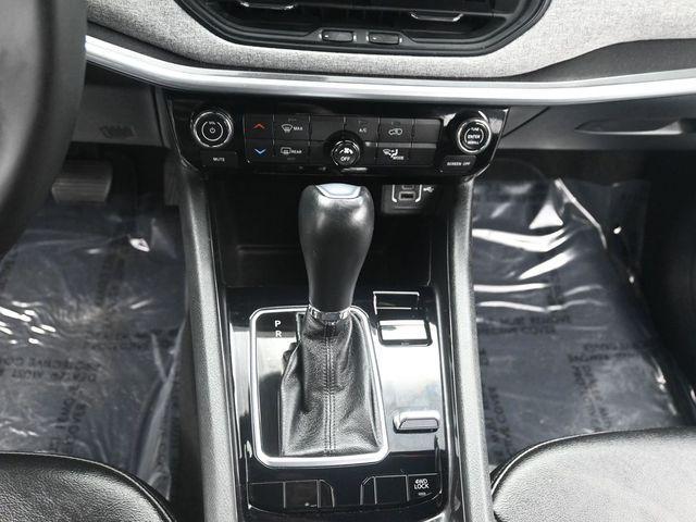 Photo of 2023 Bright White Clearcoat Jeep Compass