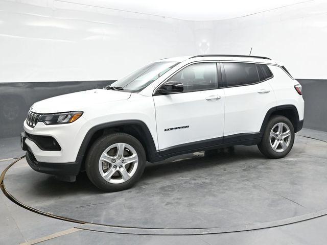Photo of 2023 Bright White Clearcoat Jeep Compass