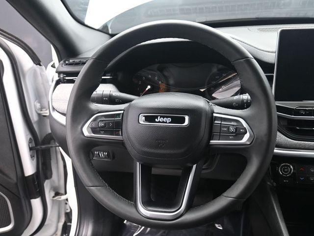 Photo of 2023 Bright White Clearcoat Jeep Compass