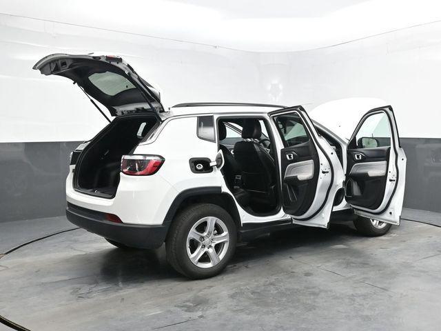 Photo of 2023 Bright White Clearcoat Jeep Compass