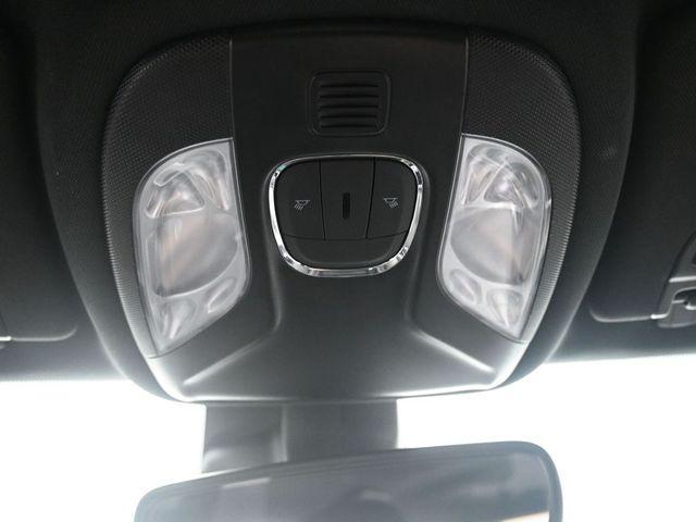 Photo of 2023 Bright White Clearcoat Jeep Compass