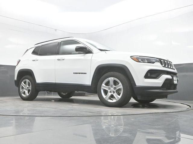 Photo of 2023 Bright White Clearcoat Jeep Compass