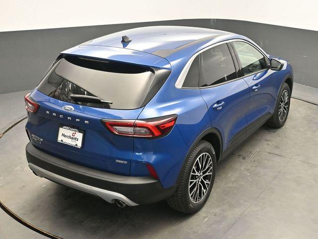 Photo of 2023 Blue Metallic Ford Escape