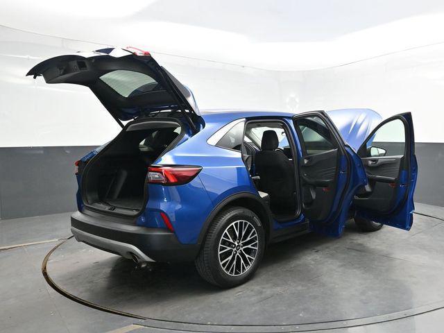 Photo of 2023 Blue Metallic Ford Escape