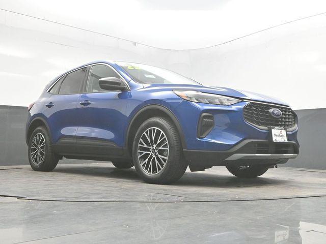 Photo of 2023 Blue Metallic Ford Escape
