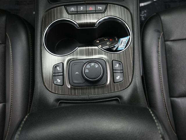 Photo of 2023 Summit White GMC Acadia