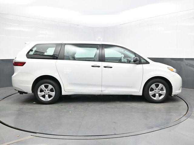 Photo of 2017 . Toyota Sienna