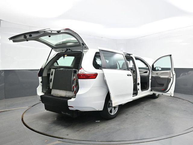Photo of 2017 . Toyota Sienna